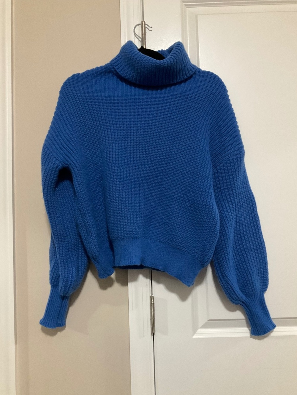 Chunky knit turtleneck royal blue small women EUC